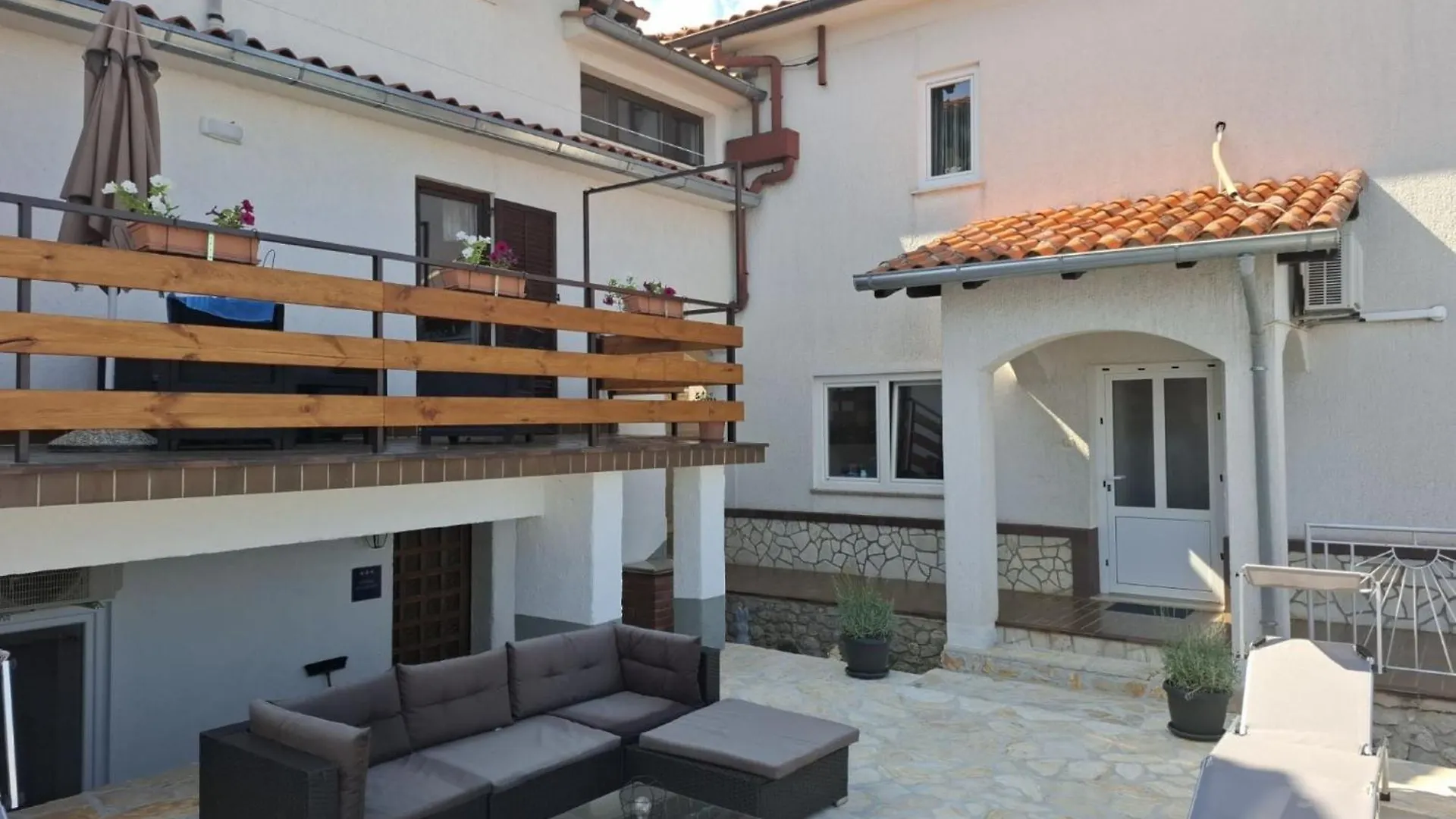 Apartment Tami With Sea View Lovran Hırvatistan